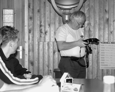 DSC_0856.JPG (113.04 KiB) Zobrazeno 696 x Pelen startuje mašinu