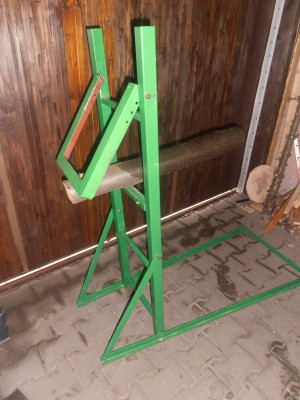 CCCCC 002.JPG (50.78 KiB) Zobrazeno 5341 x Stojan na řezání dřeva motorovou pilou by miki21