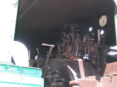 Palubní deska strašího provedení.