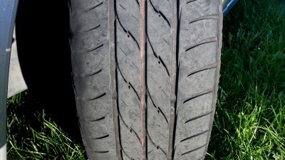 Takto mám sjeté přední gumy vnitřkem!!!