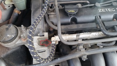 20160328_134020.jpg (44.27 KiB) Zobrazeno 919 x Benzínová hadička připojená na ulomený plast