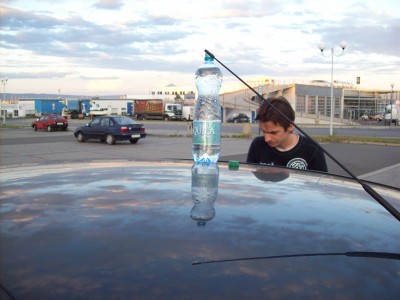 Místo rumu dovezl vodu