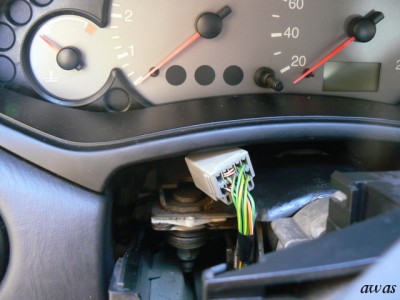 P1030008.JPG (135.28 KiB) Zobrazeno 1477 x propojení aby svílily tlumené zároveň s dálkovými.