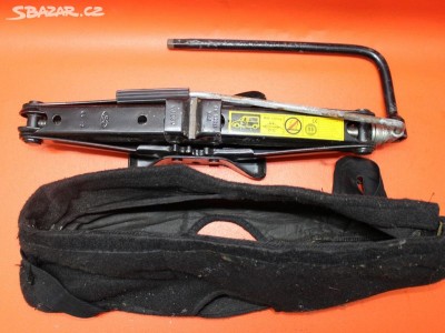 hever-tranzit.jpeg (72.05 KiB) Zobrazeno 7935 x Hever Tranzit Connect 1200kg drážka U