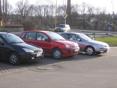 Modrý ovál zastoupen ve 3 různých provedeních
