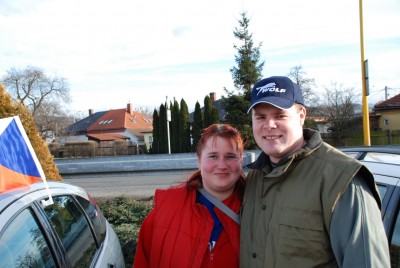 2_KTMaci-poradatele podporovani ceskou vlajkou.jpg