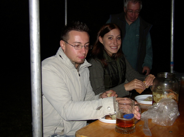 drah a taspy debužírují pod dohledem pelena.jpg