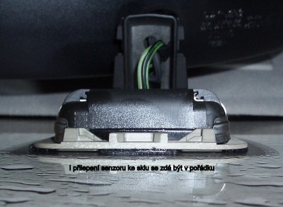 senzor deště přilepení