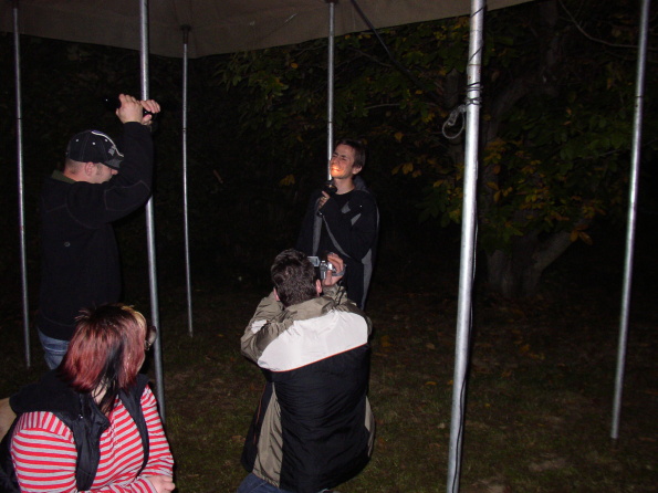 Jožo v zajetí kameramanů světových hudebních TV.jpg