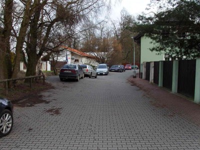 z dálky na mírném kopečku.JPG