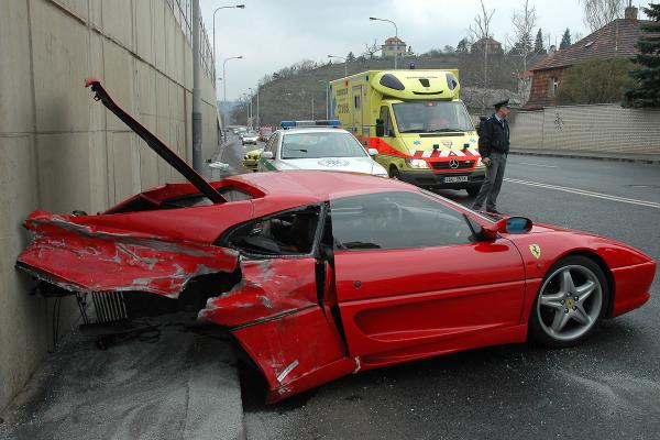 Ferrari_vs_Superb (5).jpg