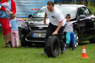 Jen zlehounka prstickem.