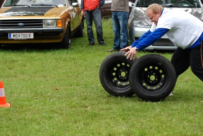 Bruno ma jednu ruku silnejsi.