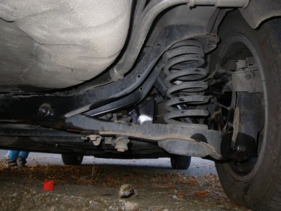 Zadná náprava - pravá časť.