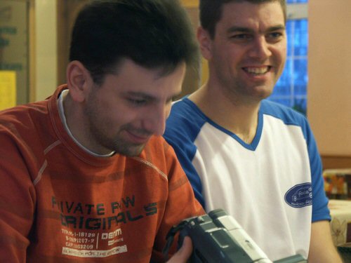 Danista prohlizi video z letosni Krivonosky. Mira ma uz veselou naladu.