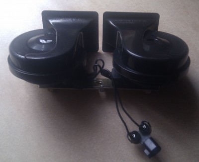 IMAG0314.jpg (168.75 KiB) Zobrazeno 705 x klakson z Übermenschwagenu